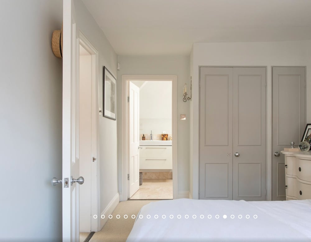 Фото 3Bedroom Mews House with Garden