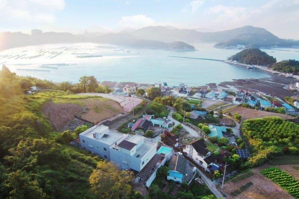 Фото Yeosu Sea and Starnight Pension