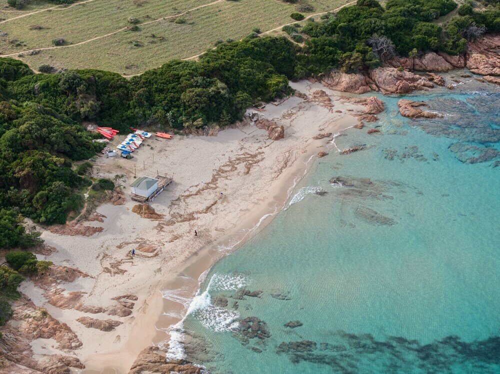 Фото Residence with pool in Isola Rossa