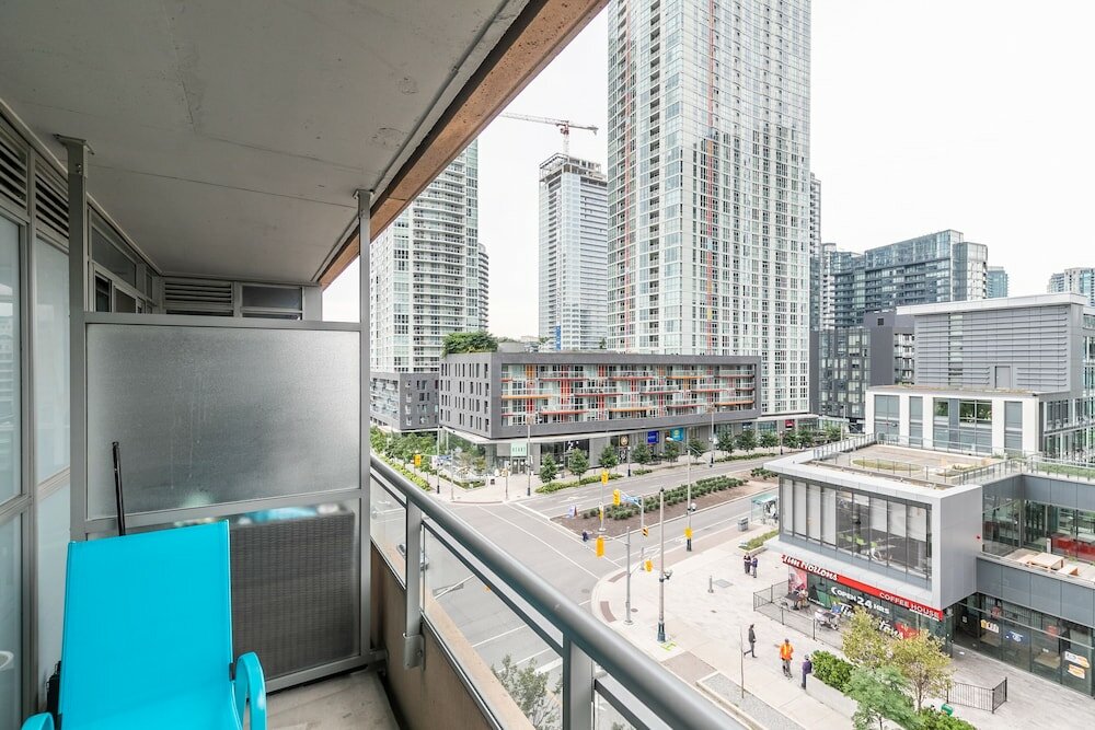 Фото SkyTree - Condos in Heart of Downtown