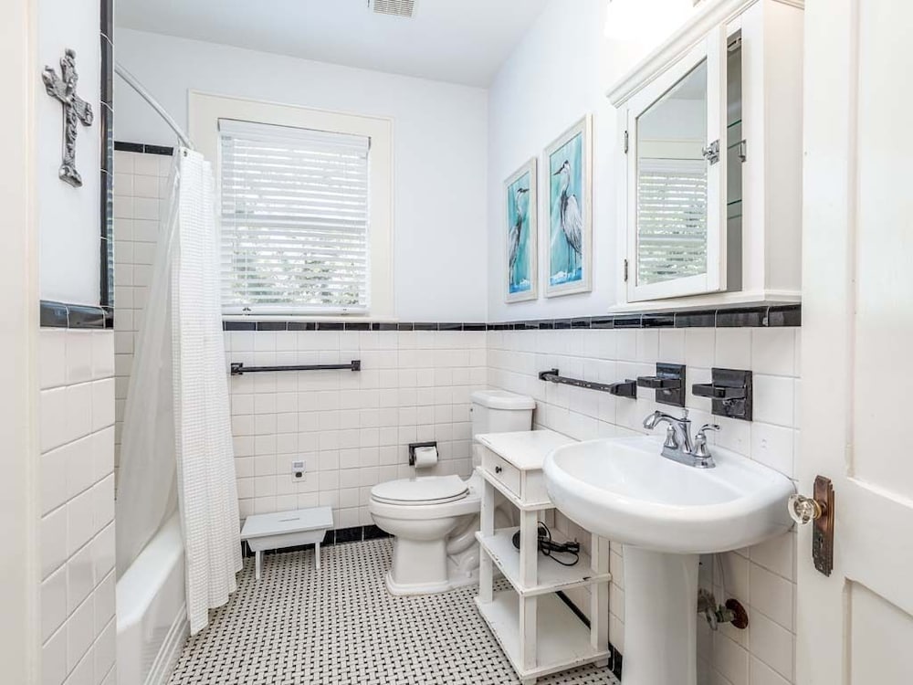 Фото Butler Beach Cottage