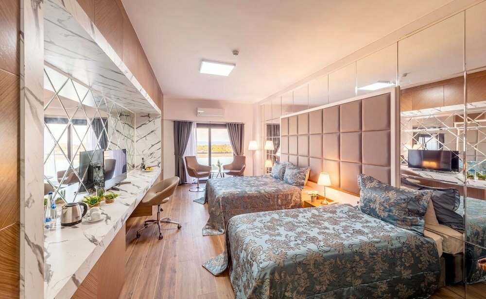 Фото Novel Centre Point Hotel