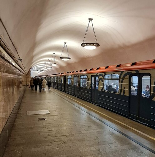 Novokuznetskaya (Moscow, Novokuznetskaya Street), metro istasyonu  Moskova'dan