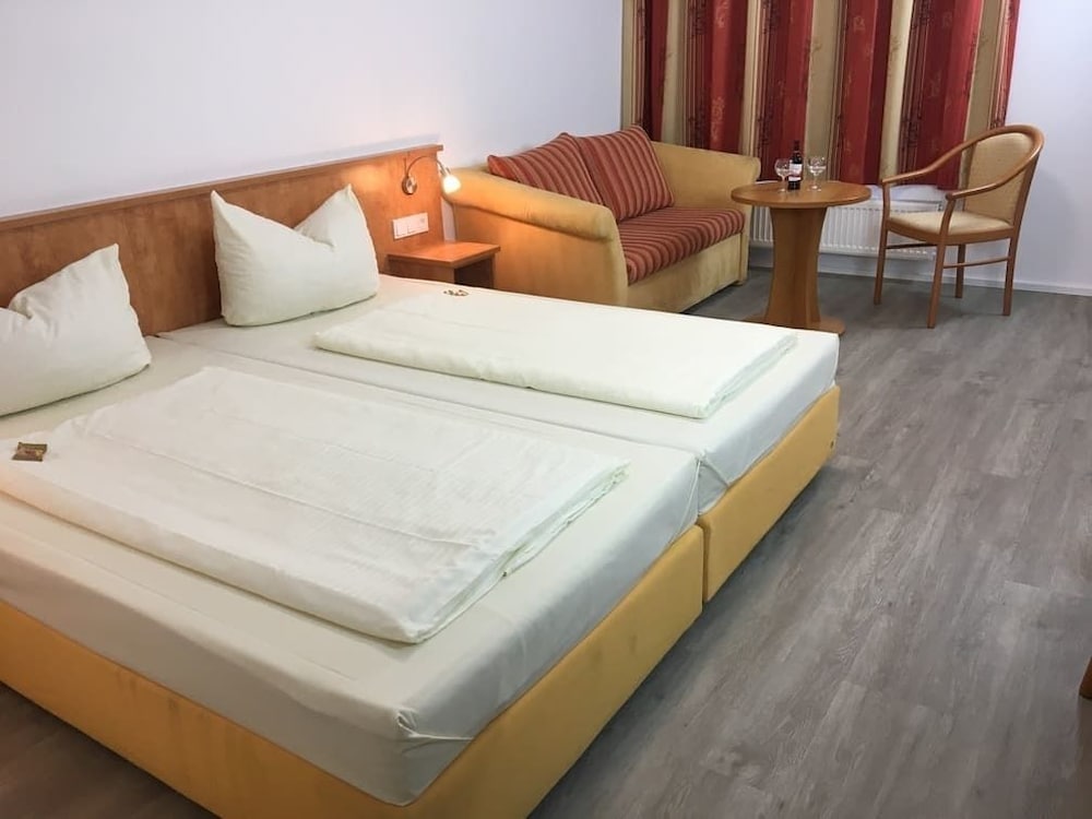 Фото Main Kinzig Hotel am Limes