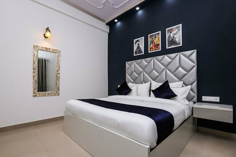 Гостиница Hotel Vizima Palace в Ноиде