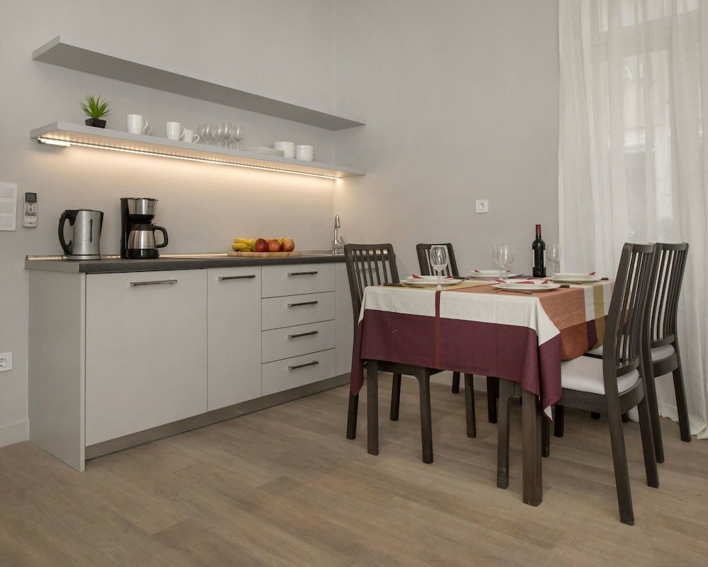 Фото Sophisticated Apartment in Syntagma by Ghh