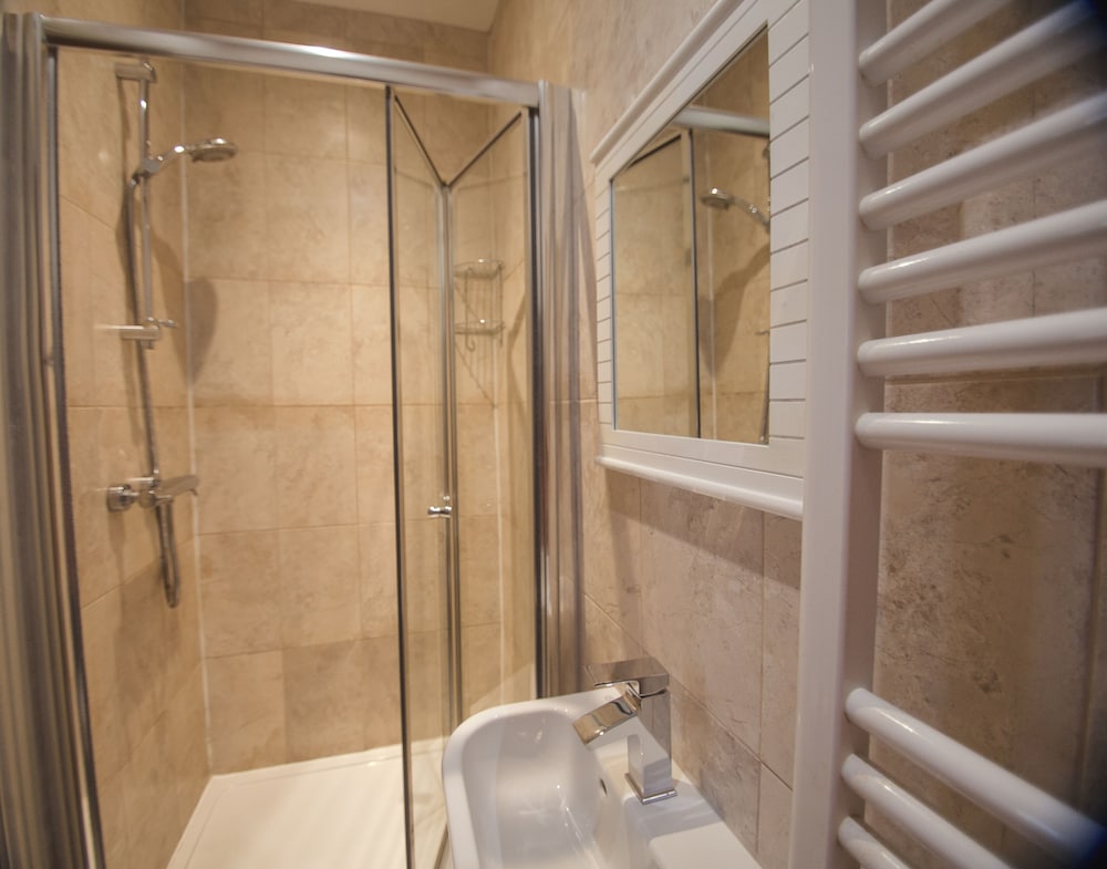 Фото 50 Bootham Crescent