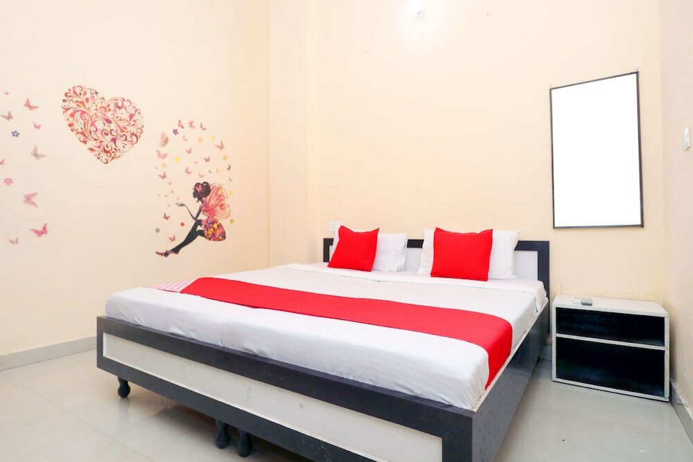 Фото Oyo 39626 Rj Royal Guest House