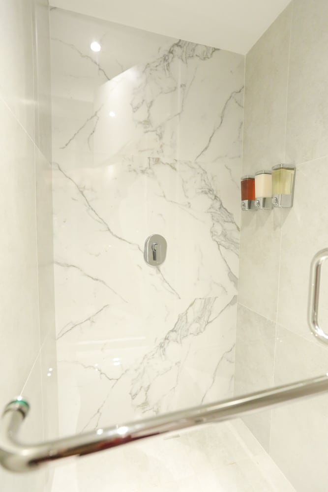 Фото The Yellow Capsule