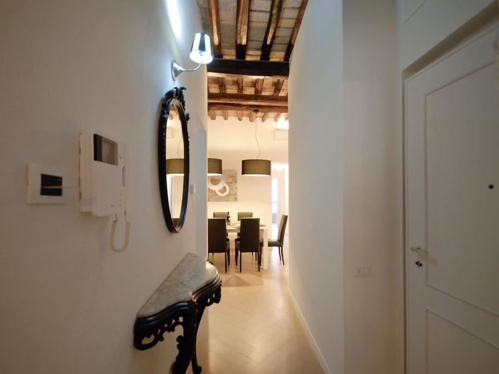 Фото Marilyn Apartment