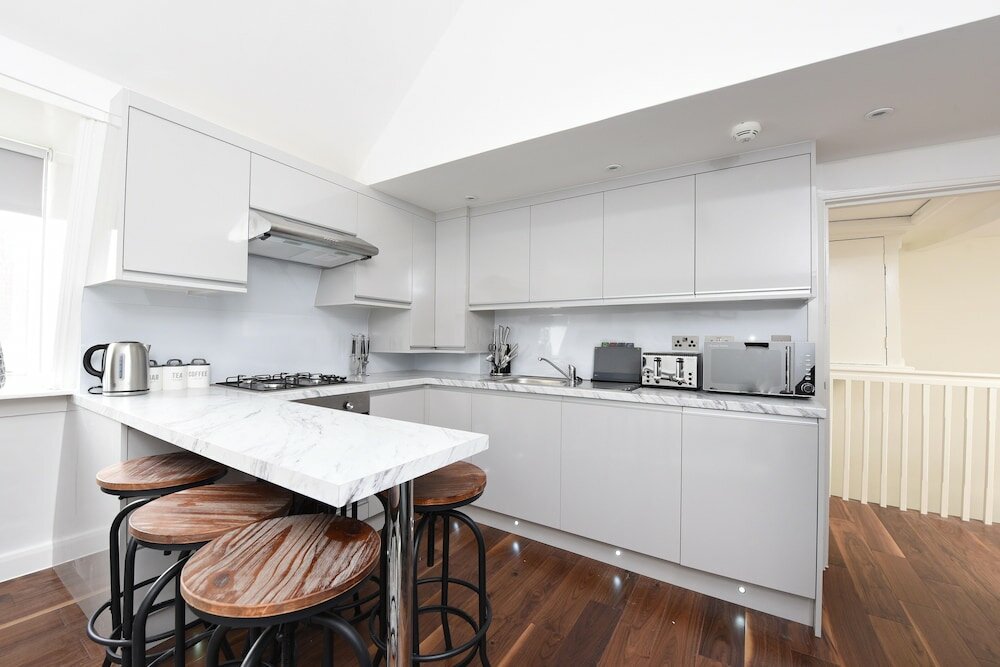 Фото Charming & Modern Apartments near Oxford Circus London