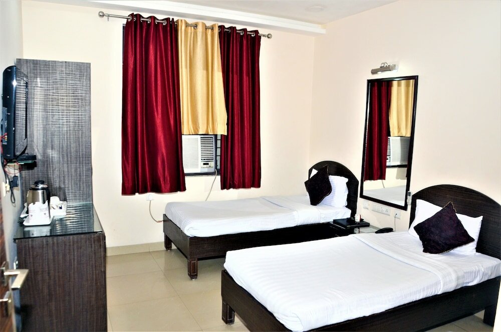Фото Hotel Pradeep Palace