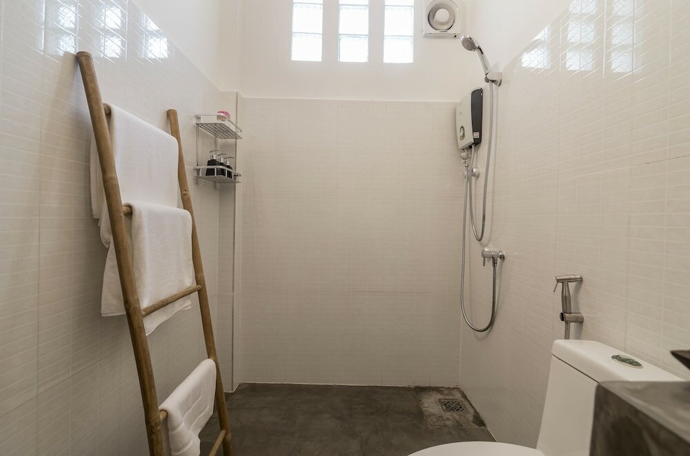 Фото Watdamnak House