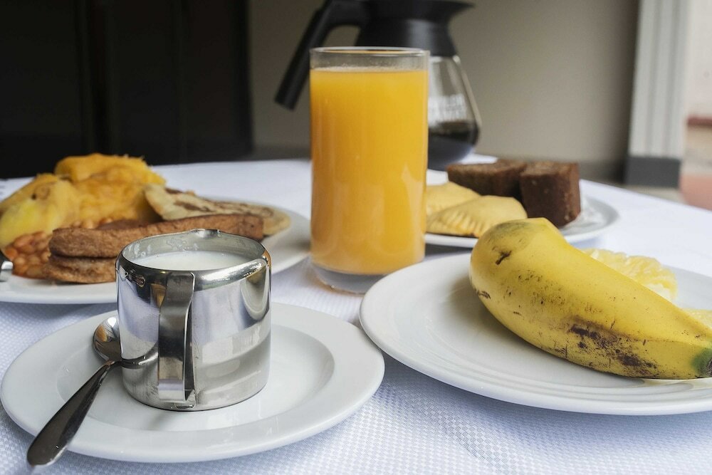 Фото Emmaus Guest House