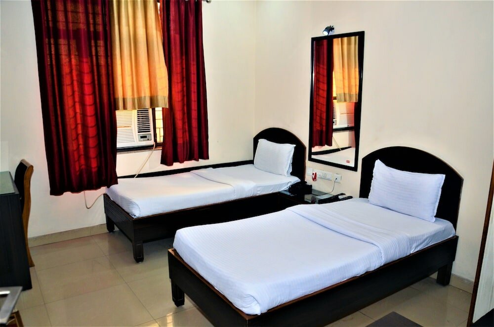 Фото Hotel Pradeep Palace