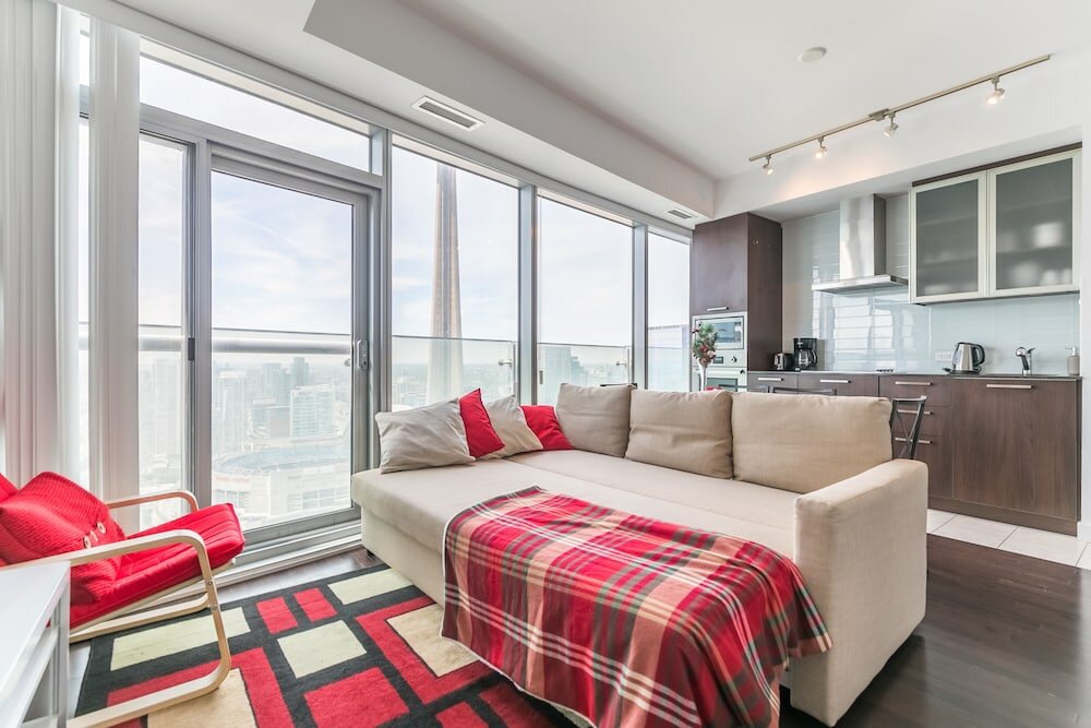 Фото Skytrees Condos at Union Station