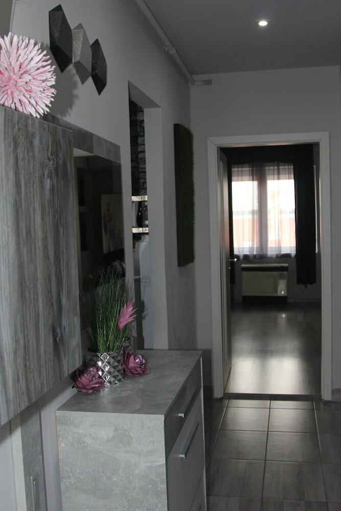 Фото Kitty Downtown Apartman