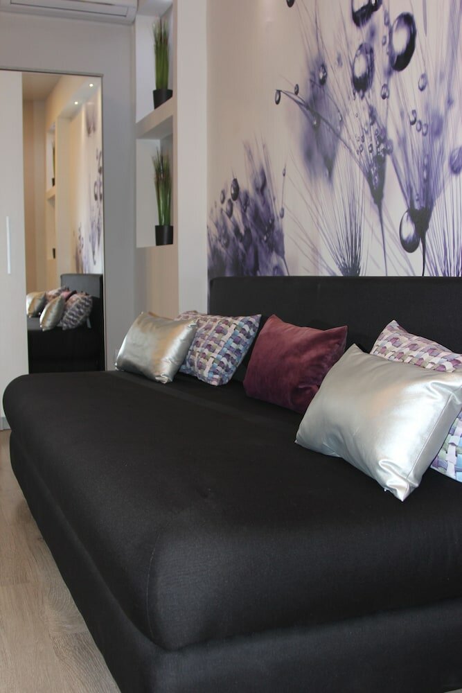 Фото Kitty Downtown Apartman