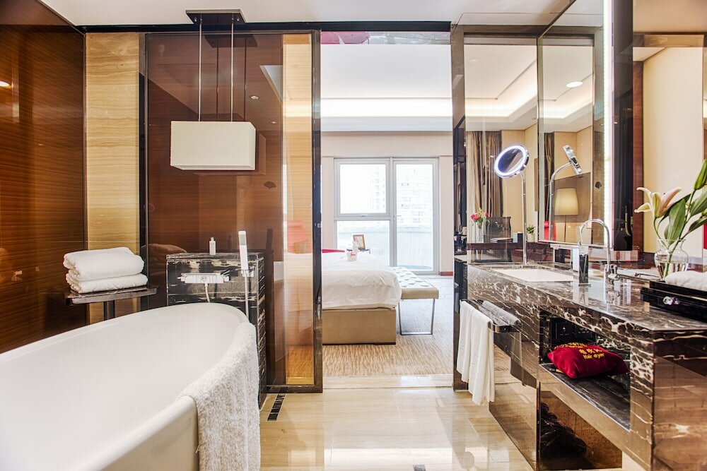 Фото Vaya International Hotel