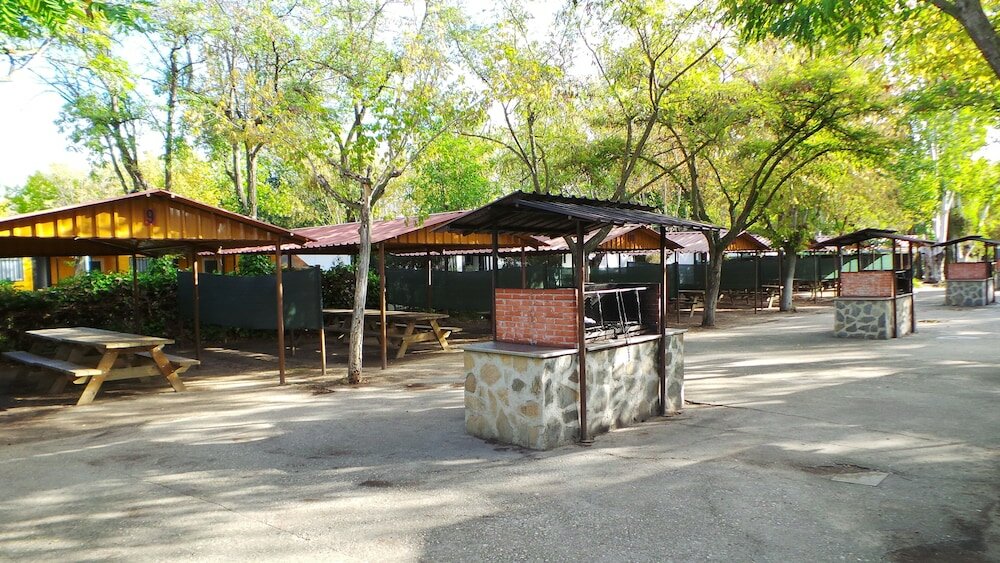 Фото Bungalows Camping Alpha Madrid