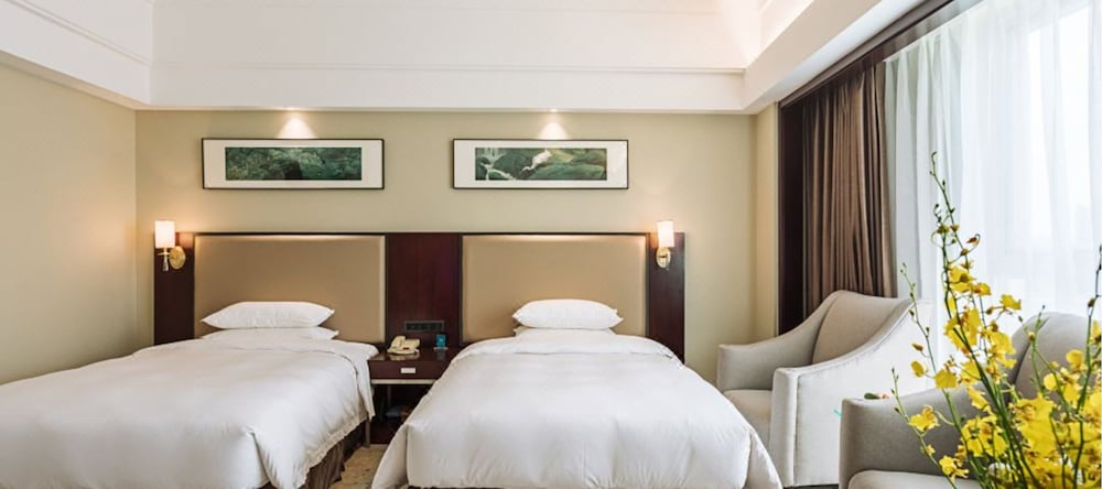 Фото Vaya International Hotel