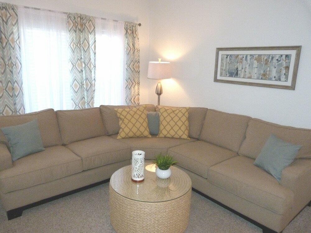 Фото Near Theme Parks! Gorgeous 3 Br Town Home, Splash Park, Pool, Lake, And More!