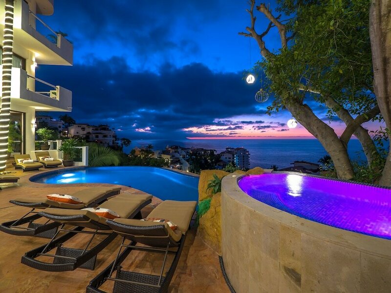 Гостиница Villa Divina Luxury Boutique в Пуэрто-Вальярта