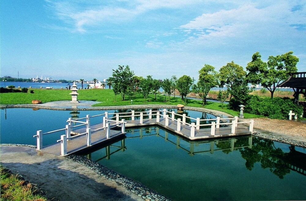 Фото Wuxi Lakeview Park Resort