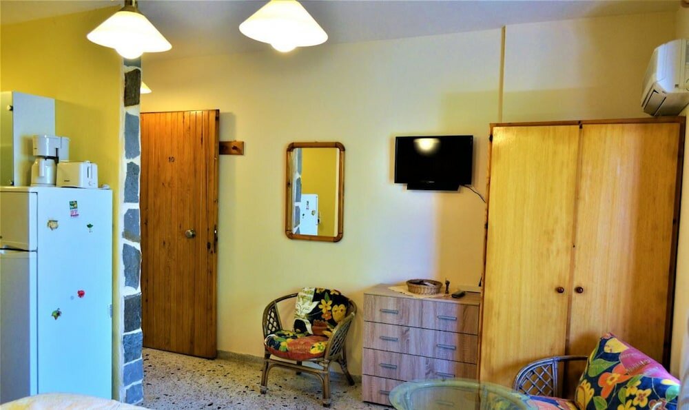 Фото Apartments Zoumperi