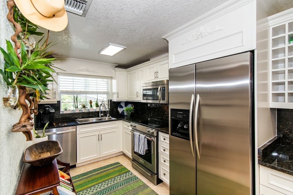 Фото The Colonial Club, Oceanfront Condos