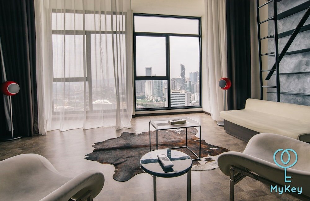 Фото Expressionz Professional Suites by MyKey Global