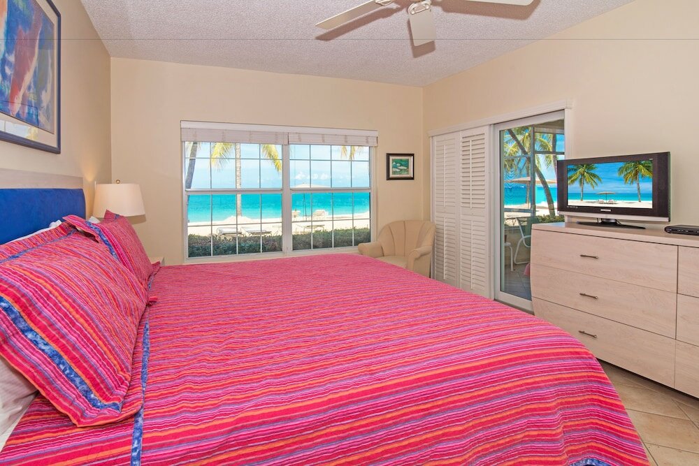 Фото The Colonial Club, Oceanfront Condos