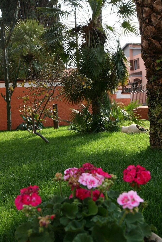 Фото Villa Marogna Rooms and Breakfast