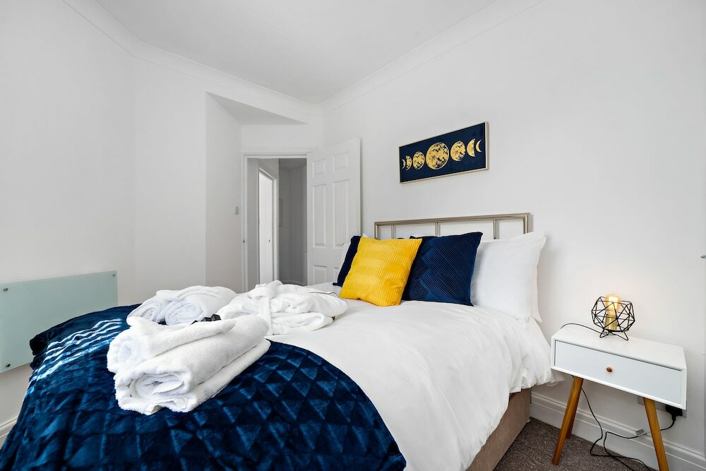 Фото Stay In Cardiff Canton St. John's Court Apartment