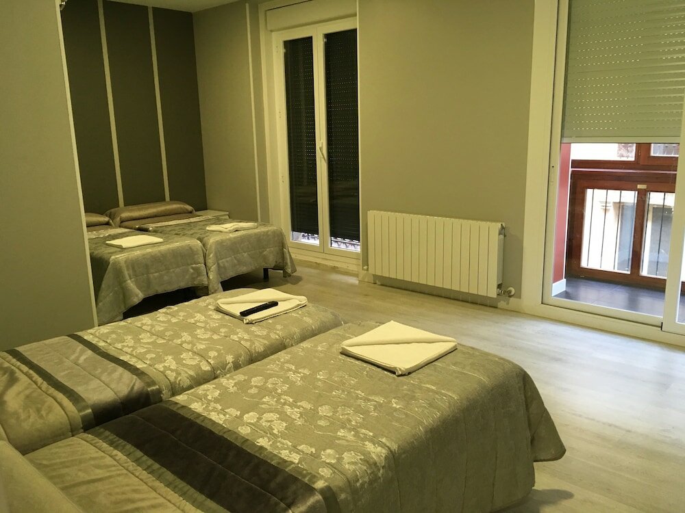 Фото Pensión La Bilbaina - Albergue Logroño