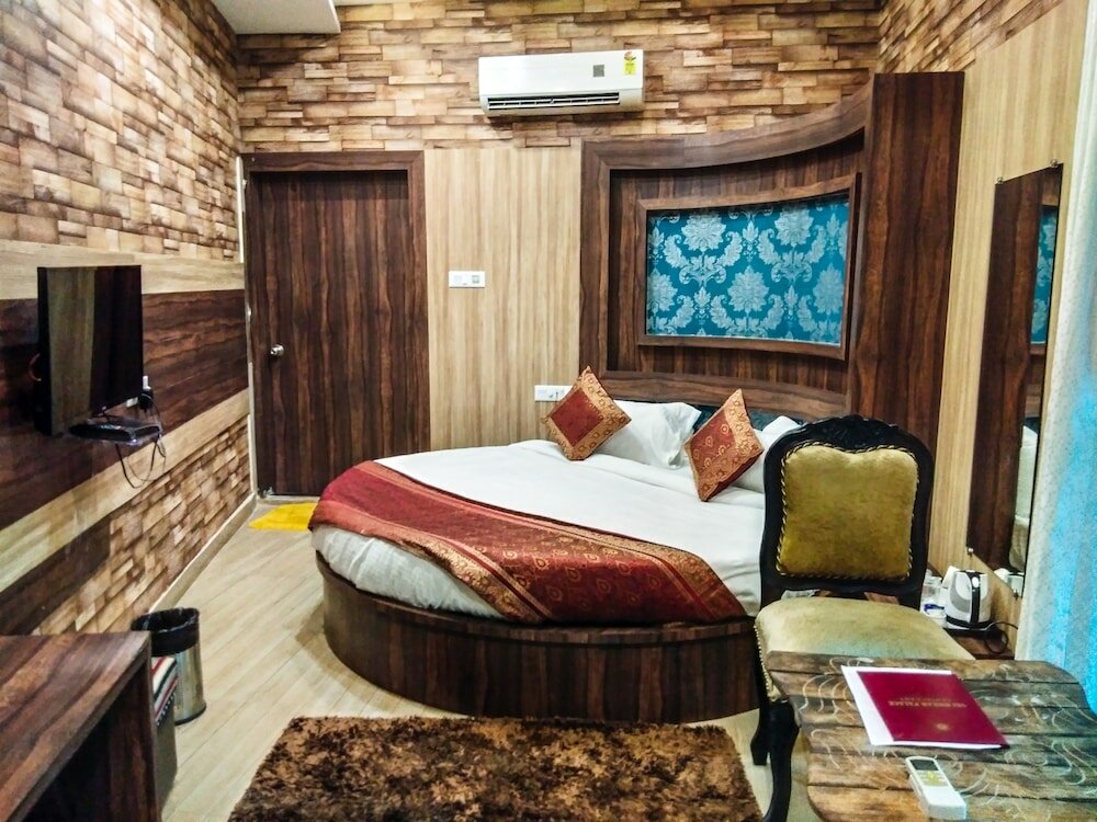 Фото Dwivedi Hotels Sri Omkar Palace