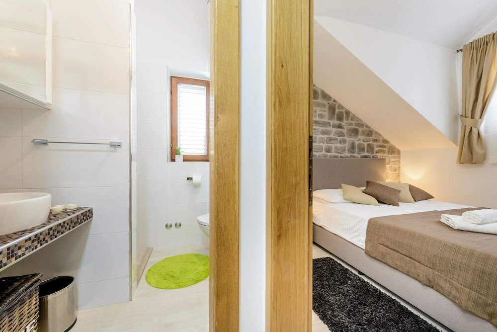 Фото Holiday Home with Private heated Pool, Sea view & Basketball Court