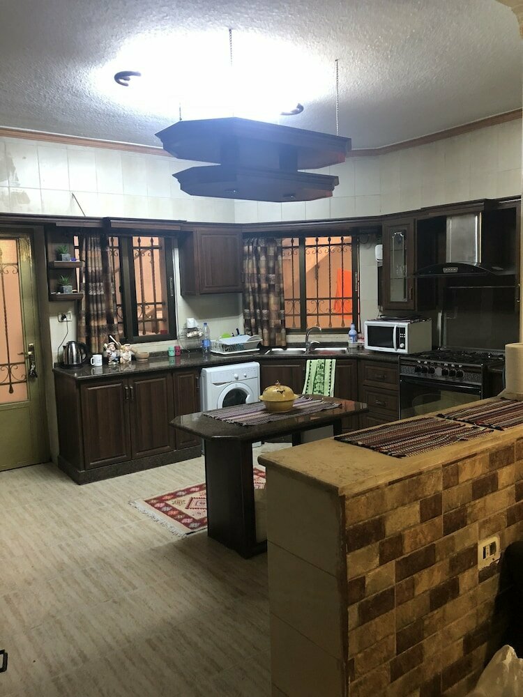 Hotel Yasmeen Apartment, Amman, photo