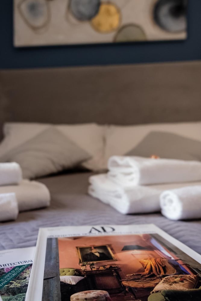 Фото Eighty Four Luxury Rooms