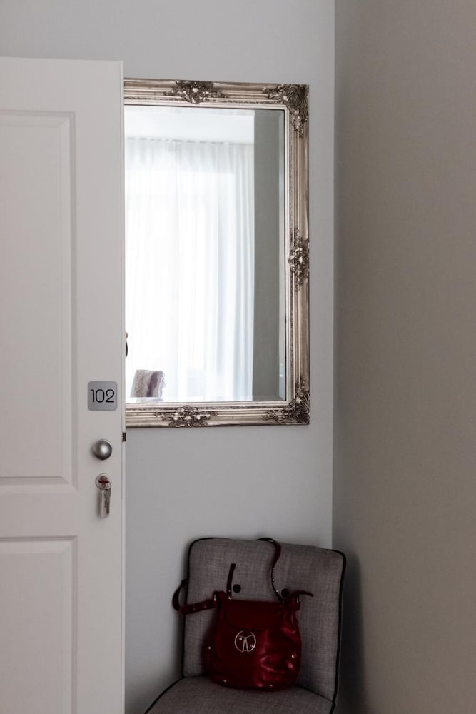 Фото Eighty Four Luxury Rooms