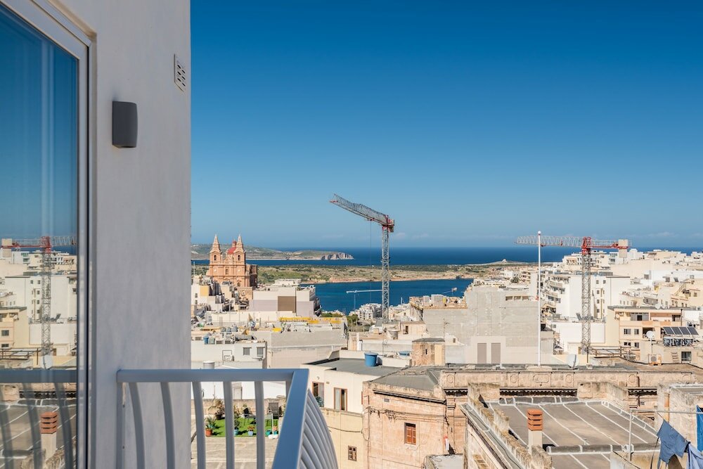 Фото Yellow Pearl Apartments