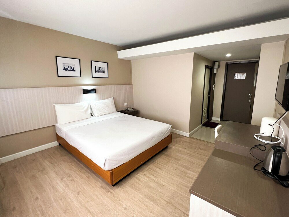 Фото Srivichai Hotel