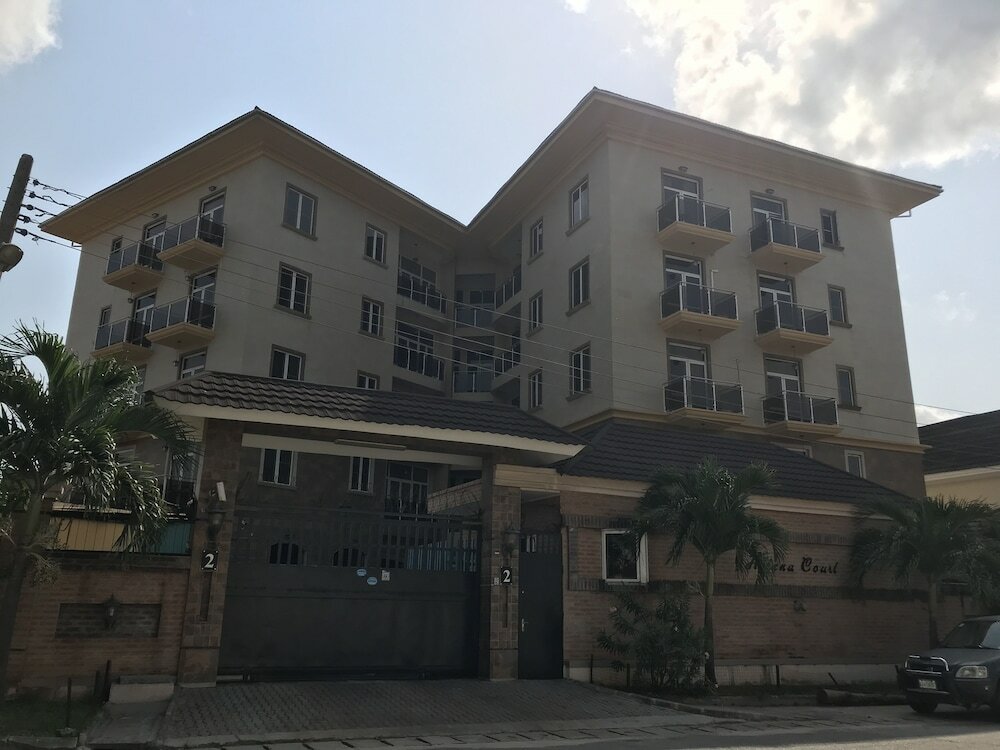 Фото Helena Court Apartments