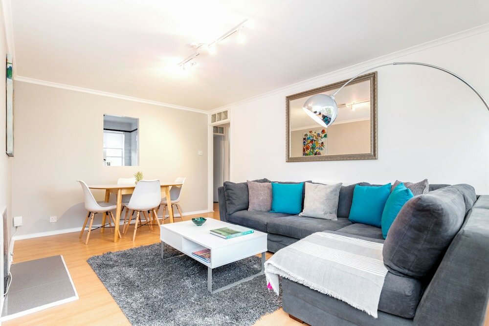 Фото Holland Park Heights by BaseToGo