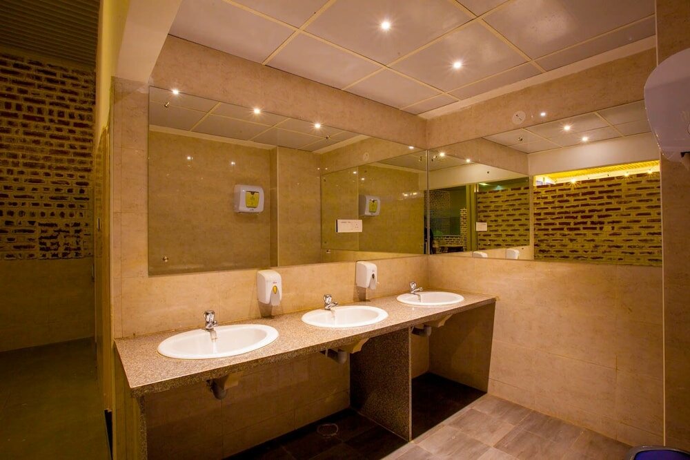 Фото Parkwood Suites