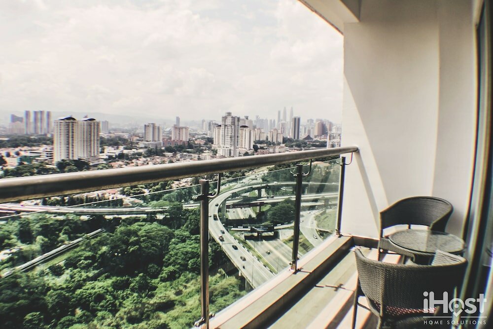 Фото Royal Regent Condominium by iHost