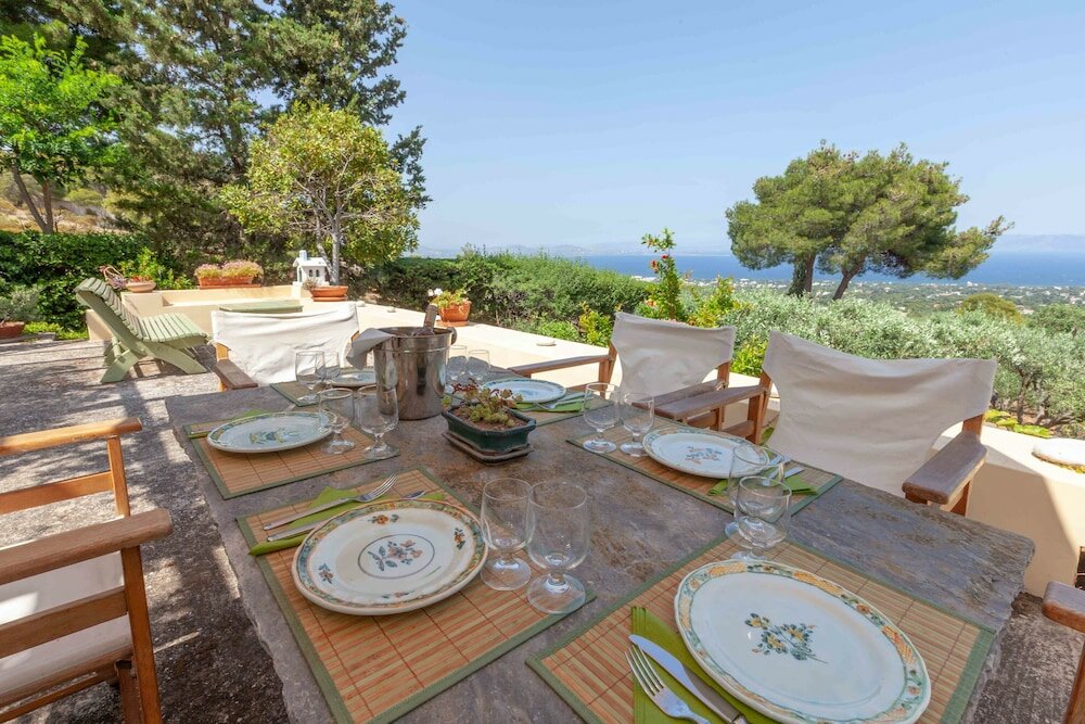 Фото Beautiful mini eco farmhouse