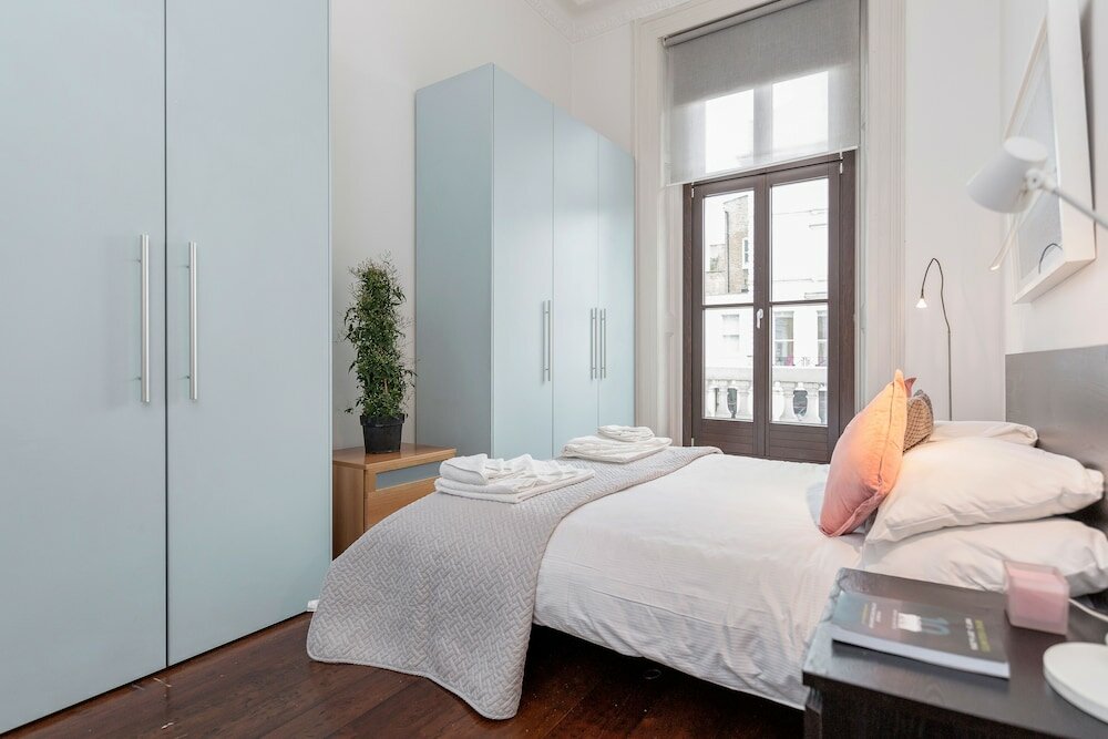 Фото South Ken Apartment by BaseToGo