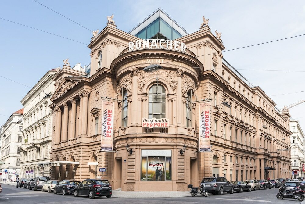 Фото отеля 1