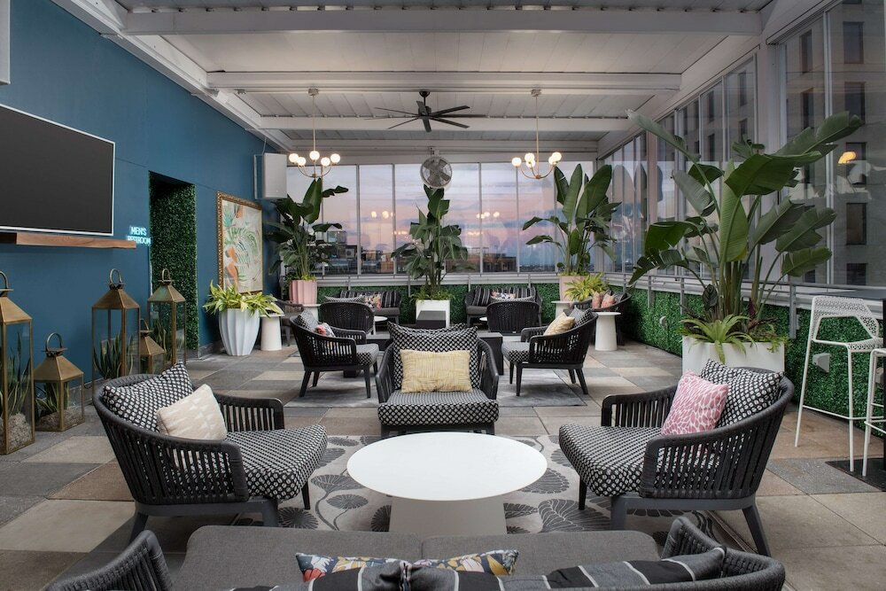 Фото The Troubadour Hotel New Orleans, Tapestry Collection by Hilton